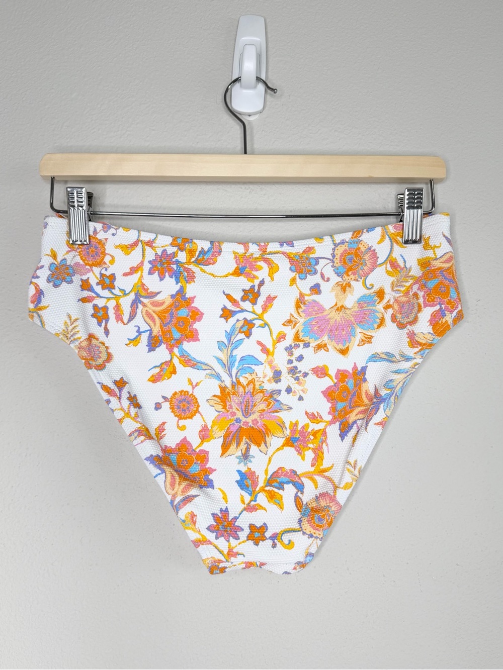 CUPSHE Floral High Waist Bikini Set in White Multicolor Floral Print Size Medium - Picture 9 of 10